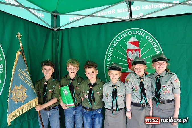 Zdjęcie w galerii na portalu naszraciborz.pl: Śląsko-Małopolski Oddział Straży Granicznej w Raciborzu ma patrona i sztandar wiadomości z regionu