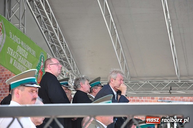 Zdjęcie w galerii na portalu naszraciborz.pl: Śląsko-Małopolski Oddział Straży Granicznej w Raciborzu ma patrona i sztandar wiadomości z regionu