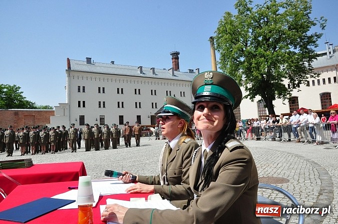 Zdjęcie w galerii na portalu naszraciborz.pl: Śląsko-Małopolski Oddział Straży Granicznej w Raciborzu ma patrona i sztandar wiadomości z regionu