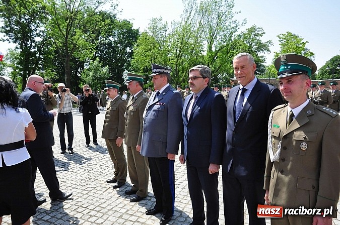 Zdjęcie w galerii na portalu naszraciborz.pl: Śląsko-Małopolski Oddział Straży Granicznej w Raciborzu ma patrona i sztandar wiadomości z regionu
