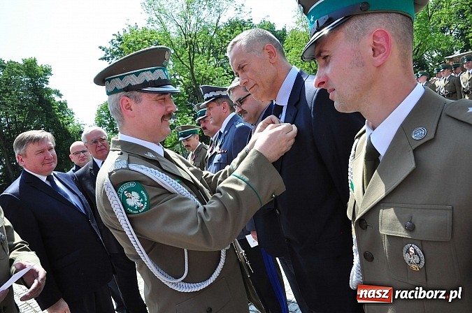 Zdjęcie w galerii na portalu naszraciborz.pl: Śląsko-Małopolski Oddział Straży Granicznej w Raciborzu ma patrona i sztandar wiadomości z regionu