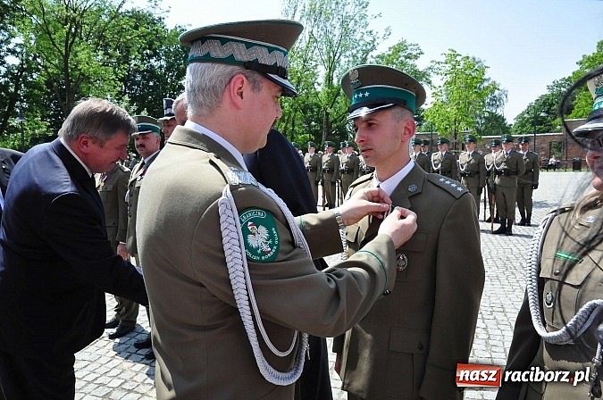 Zdjęcie w galerii na portalu naszraciborz.pl: Śląsko-Małopolski Oddział Straży Granicznej w Raciborzu ma patrona i sztandar wiadomości z regionu