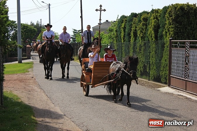Zdjęcie w galerii na portalu naszraciborz.pl: Najpierw msza święta o dobre zbiory, a później procesja ku czci św. Urbana wiadomości z regionu