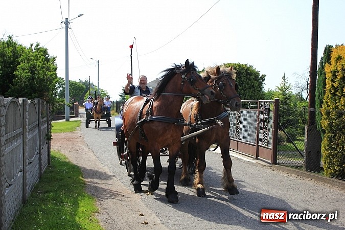 Zdjęcie w galerii na portalu naszraciborz.pl: Najpierw msza święta o dobre zbiory, a później procesja ku czci św. Urbana wiadomości z regionu