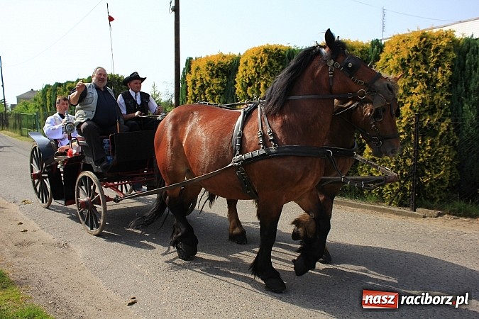 Zdjęcie w galerii na portalu naszraciborz.pl: Najpierw msza święta o dobre zbiory, a później procesja ku czci św. Urbana wiadomości z regionu