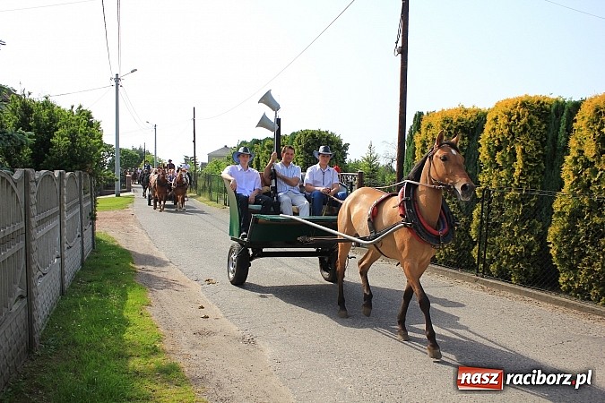 Zdjęcie w galerii na portalu naszraciborz.pl: Najpierw msza święta o dobre zbiory, a później procesja ku czci św. Urbana wiadomości z regionu