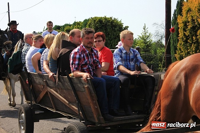 Zdjęcie w galerii na portalu naszraciborz.pl: Najpierw msza święta o dobre zbiory, a później procesja ku czci św. Urbana wiadomości z regionu