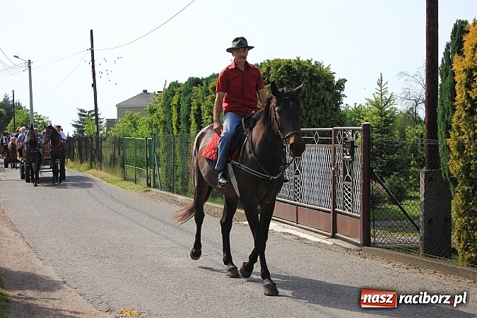 Zdjęcie w galerii na portalu naszraciborz.pl: Najpierw msza święta o dobre zbiory, a później procesja ku czci św. Urbana wiadomości z regionu