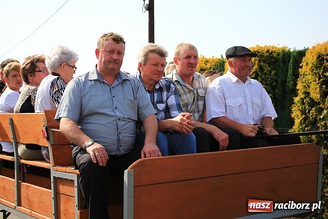 Zdjęcie w galerii na portalu naszraciborz.pl: Najpierw msza święta o dobre zbiory, a później procesja ku czci św. Urbana wiadomości z regionu