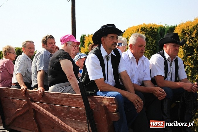 Zdjęcie w galerii na portalu naszraciborz.pl: Najpierw msza święta o dobre zbiory, a później procesja ku czci św. Urbana wiadomości z regionu