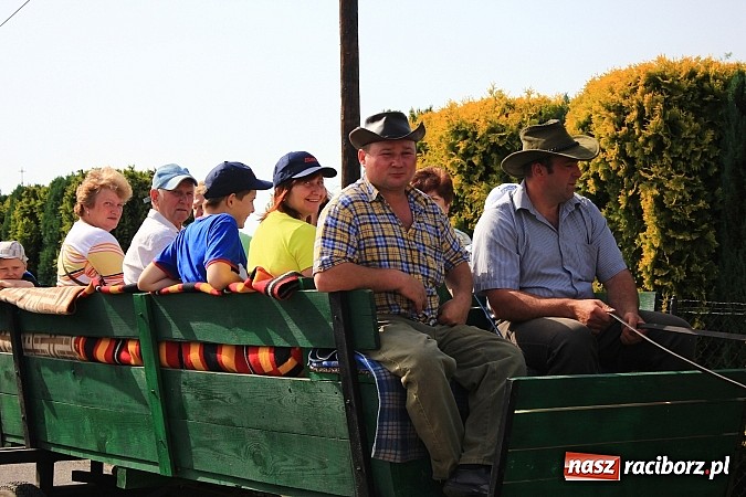 Zdjęcie w galerii na portalu naszraciborz.pl: Najpierw msza święta o dobre zbiory, a później procesja ku czci św. Urbana wiadomości z regionu