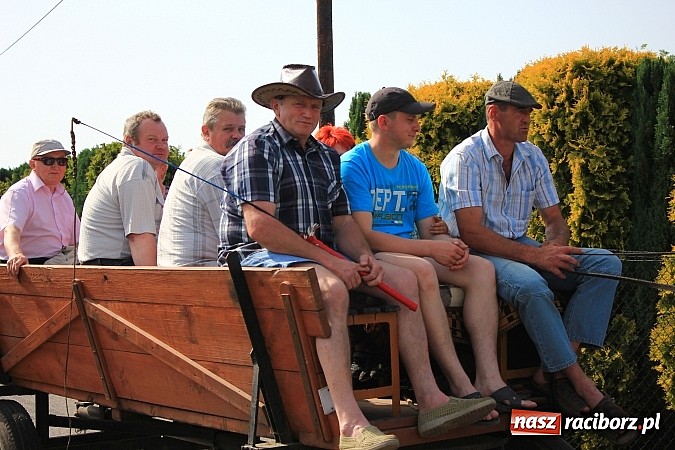 Zdjęcie w galerii na portalu naszraciborz.pl: Najpierw msza święta o dobre zbiory, a później procesja ku czci św. Urbana wiadomości z regionu