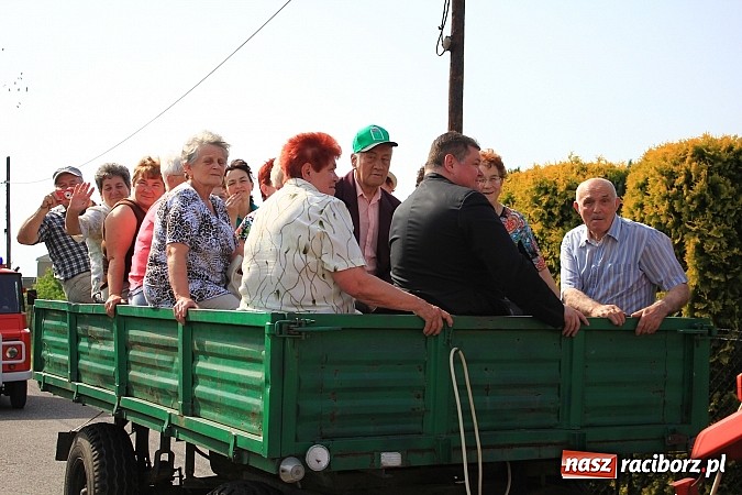 Zdjęcie w galerii na portalu naszraciborz.pl: Najpierw msza święta o dobre zbiory, a później procesja ku czci św. Urbana wiadomości z regionu