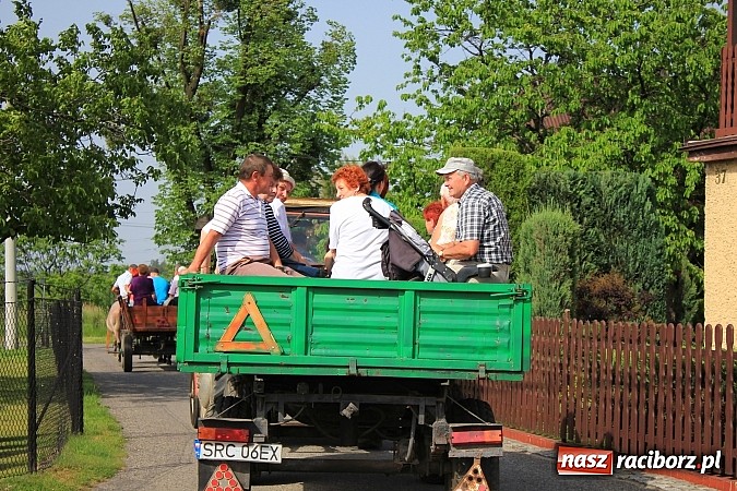 Zdjęcie w galerii na portalu naszraciborz.pl: Najpierw msza święta o dobre zbiory, a później procesja ku czci św. Urbana wiadomości z regionu