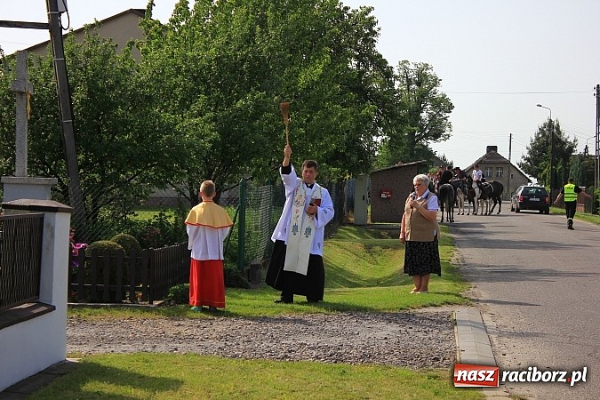 Zdjęcie w galerii na portalu naszraciborz.pl: Najpierw msza święta o dobre zbiory, a później procesja ku czci św. Urbana wiadomości z regionu