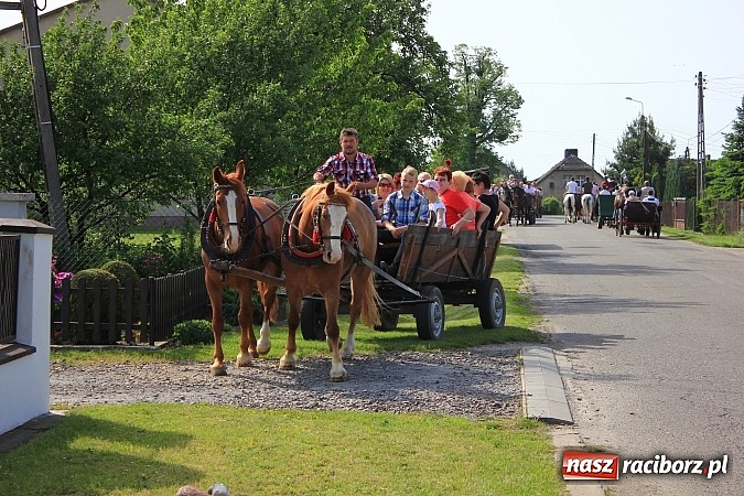 Zdjęcie w galerii na portalu naszraciborz.pl: Najpierw msza święta o dobre zbiory, a później procesja ku czci św. Urbana wiadomości z regionu