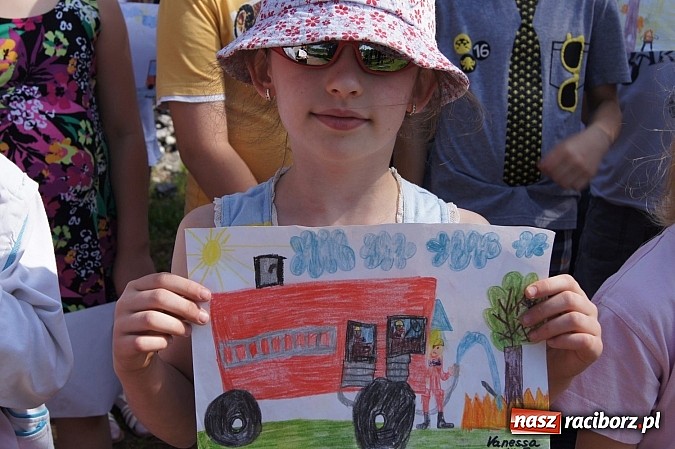 Zdjęcie w galerii na portalu naszraciborz.pl: Strażacy z G&oacute;rek Śl. zaprosili dzieci na piknik wiadomości z regionu