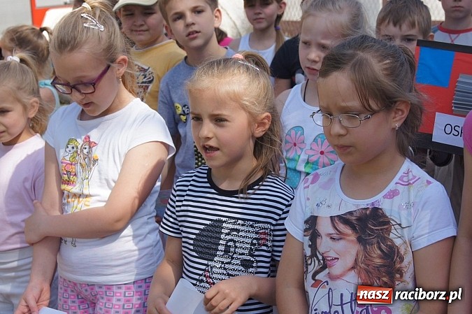 Zdjęcie w galerii na portalu naszraciborz.pl: Strażacy z G&oacute;rek Śl. zaprosili dzieci na piknik wiadomości z regionu