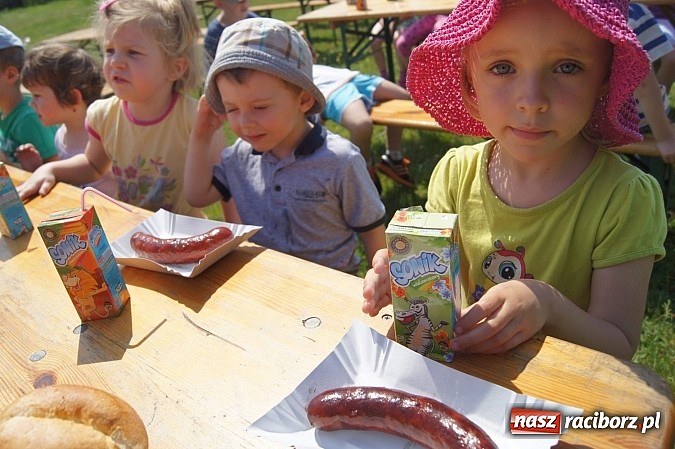 Zdjęcie w galerii na portalu naszraciborz.pl: Strażacy z G&oacute;rek Śl. zaprosili dzieci na piknik wiadomości z regionu
