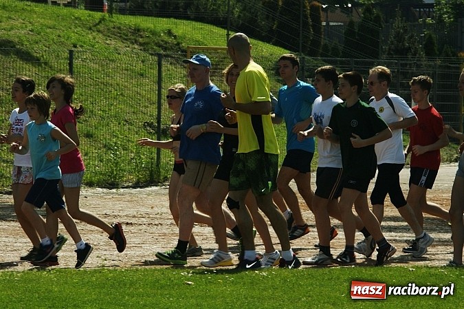 Zdjęcie w galerii na portalu naszraciborz.pl: Kolejna edycja akcji Polska Biega, tym razem z Arturem Nogą wiadomości z regionu