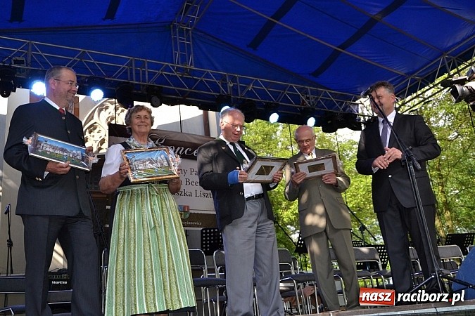 Zdjęcie w galerii na portalu naszraciborz.pl: Spotkanie gmin partnerskich i koncert na wspomnienie wielkich kompozytorów wiadomości z regionu