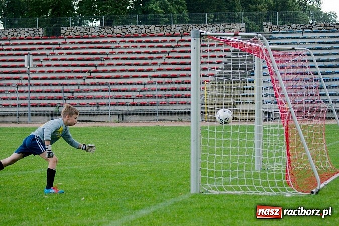 Zdjęcie w galerii na portalu naszraciborz.pl: ŚLT: Niebiescy górą nad Unitami wiadomości z regionu