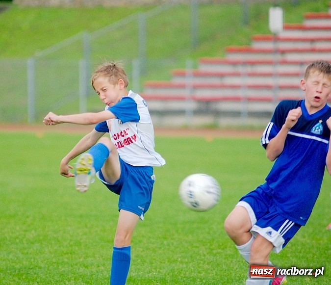 Zdjęcie w galerii na portalu naszraciborz.pl: ŚLT: Niebiescy górą nad Unitami wiadomości z regionu
