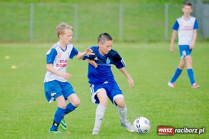 Zdjęcie w galerii na portalu naszraciborz.pl: ŚLT: Niebiescy górą nad Unitami wiadomości z regionu