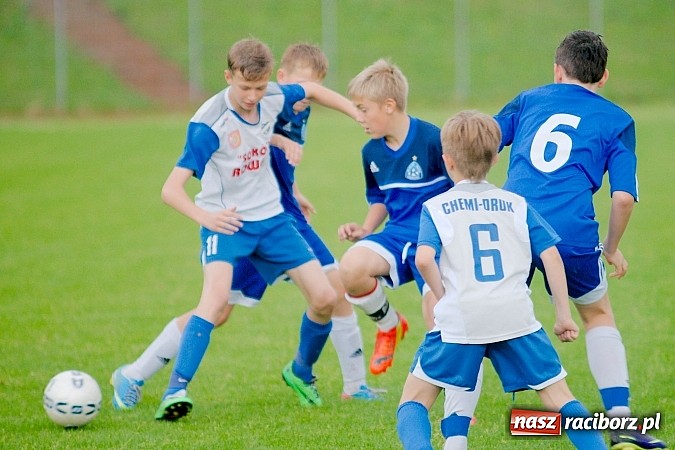 Zdjęcie w galerii na portalu naszraciborz.pl: ŚLT: Niebiescy górą nad Unitami wiadomości z regionu
