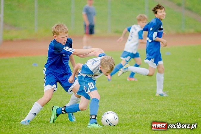 Zdjęcie w galerii na portalu naszraciborz.pl: ŚLT: Niebiescy górą nad Unitami wiadomości z regionu