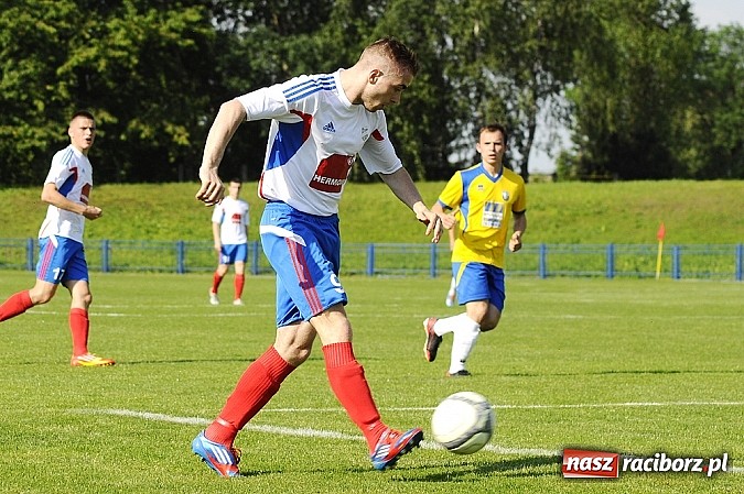 Zdjęcie w galerii na portalu naszraciborz.pl: Pewna wygrana Unii z GTS-em Bojszowy wiadomości z regionu