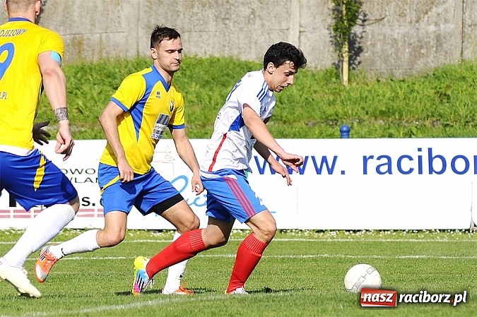 Zdjęcie w galerii na portalu naszraciborz.pl: Pewna wygrana Unii z GTS-em Bojszowy wiadomości z regionu