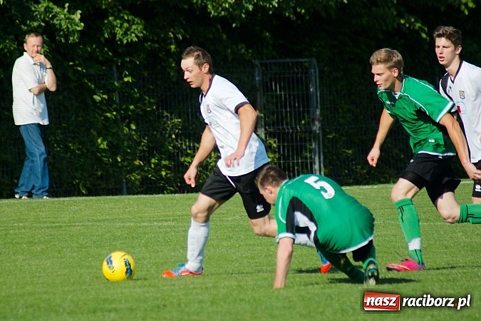 Zdjęcie w galerii na portalu naszraciborz.pl: Nawet Święty Piotr nie pomógł Ocicom. Bez goli przy Tuwima wiadomości z regionu