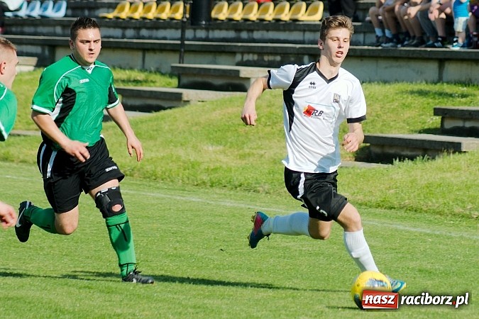 Zdjęcie w galerii na portalu naszraciborz.pl: Nawet Święty Piotr nie pomógł Ocicom. Bez goli przy Tuwima wiadomości z regionu