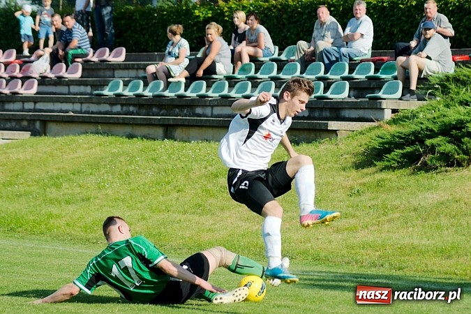 Zdjęcie w galerii na portalu naszraciborz.pl: Nawet Święty Piotr nie pomógł Ocicom. Bez goli przy Tuwima wiadomości z regionu