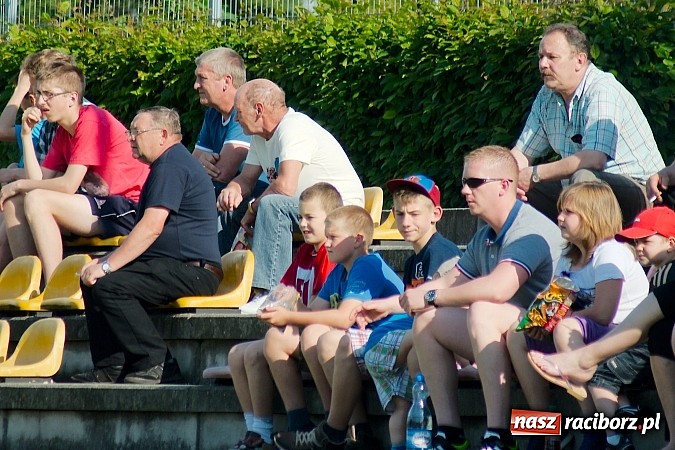 Zdjęcie w galerii na portalu naszraciborz.pl: Nawet Święty Piotr nie pomógł Ocicom. Bez goli przy Tuwima wiadomości z regionu