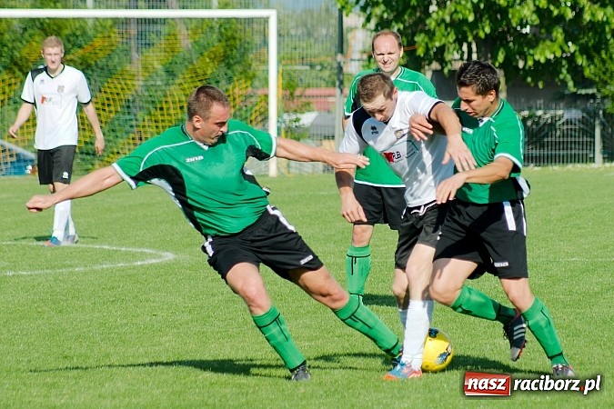Zdjęcie w galerii na portalu naszraciborz.pl: Nawet Święty Piotr nie pomógł Ocicom. Bez goli przy Tuwima wiadomości z regionu