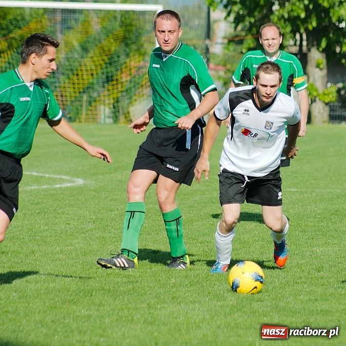 Zdjęcie w galerii na portalu naszraciborz.pl: Nawet Święty Piotr nie pomógł Ocicom. Bez goli przy Tuwima wiadomości z regionu