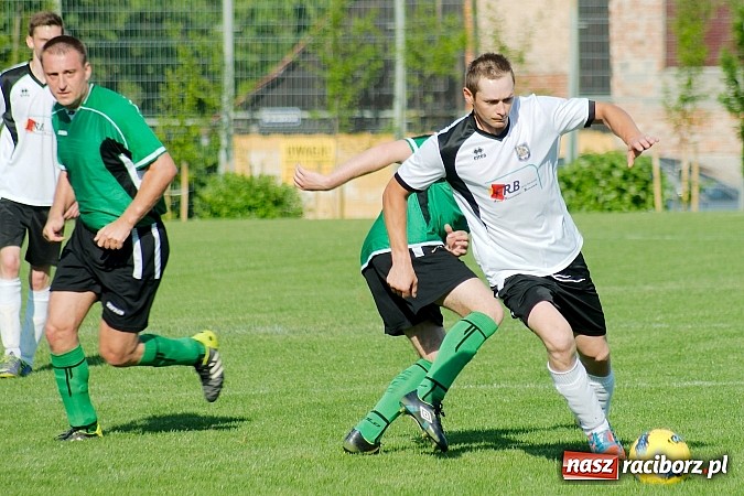 Zdjęcie w galerii na portalu naszraciborz.pl: Nawet Święty Piotr nie pomógł Ocicom. Bez goli przy Tuwima wiadomości z regionu