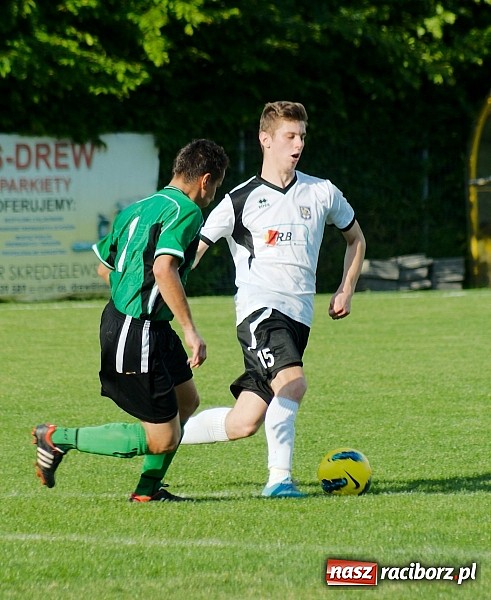 Zdjęcie w galerii na portalu naszraciborz.pl: Nawet Święty Piotr nie pomógł Ocicom. Bez goli przy Tuwima wiadomości z regionu