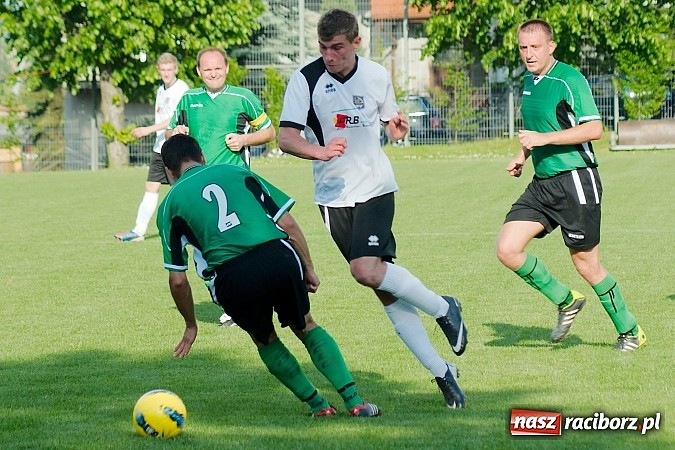 Zdjęcie w galerii na portalu naszraciborz.pl: Nawet Święty Piotr nie pomógł Ocicom. Bez goli przy Tuwima wiadomości z regionu