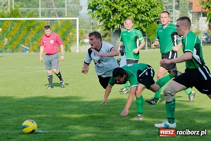 Zdjęcie w galerii na portalu naszraciborz.pl: Nawet Święty Piotr nie pomógł Ocicom. Bez goli przy Tuwima wiadomości z regionu