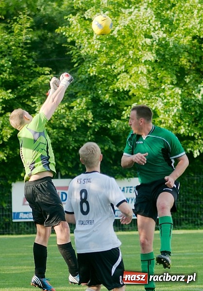 Zdjęcie w galerii na portalu naszraciborz.pl: Nawet Święty Piotr nie pomógł Ocicom. Bez goli przy Tuwima wiadomości z regionu