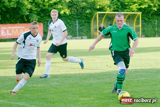 Zdjęcie w galerii na portalu naszraciborz.pl: Nawet Święty Piotr nie pomógł Ocicom. Bez goli przy Tuwima wiadomości z regionu