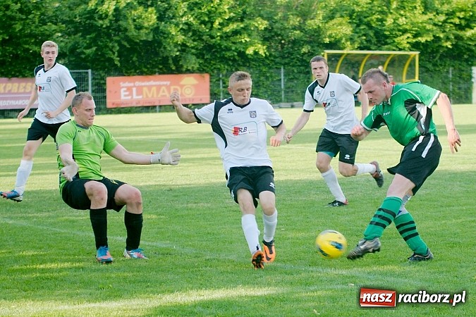 Zdjęcie w galerii na portalu naszraciborz.pl: Nawet Święty Piotr nie pomógł Ocicom. Bez goli przy Tuwima wiadomości z regionu