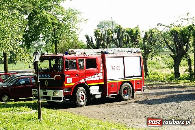 Zdjęcie w galerii na portalu naszraciborz.pl: Druhowie z gminy Pietrowice Wielkie pielgrzymowali wczoraj do św. Krzyża wiadomości z regionu