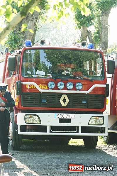 Zdjęcie w galerii na portalu naszraciborz.pl: Druhowie z gminy Pietrowice Wielkie pielgrzymowali wczoraj do św. Krzyża wiadomości z regionu