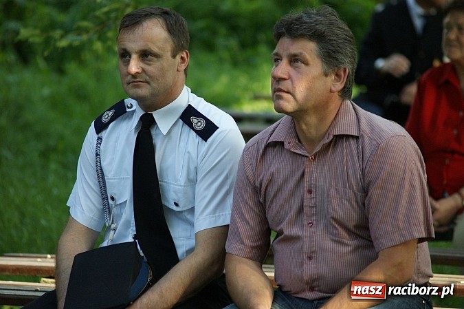 Zdjęcie w galerii na portalu naszraciborz.pl: Druhowie z gminy Pietrowice Wielkie pielgrzymowali wczoraj do św. Krzyża wiadomości z regionu