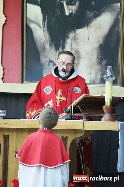 Zdjęcie w galerii na portalu naszraciborz.pl: Druhowie z gminy Pietrowice Wielkie pielgrzymowali wczoraj do św. Krzyża wiadomości z regionu