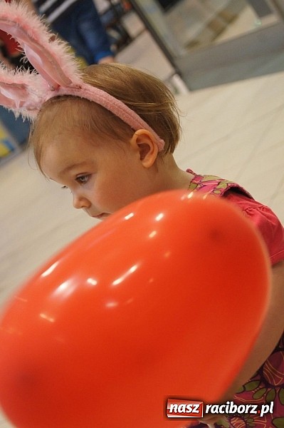 Zdjęcie w galerii na portalu naszraciborz.pl: Wzruszający Dzień Matki dzięki RCK w Auchan  wiadomości z regionu